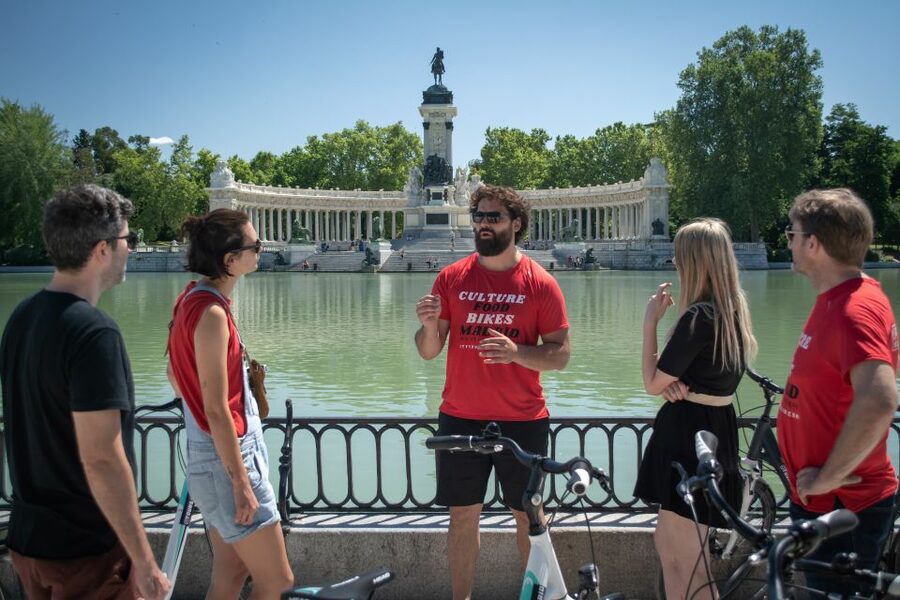 Madrid: Highlights Bike Tour with Optional E-Bike or Tapas - CaixaForum and the Prado area