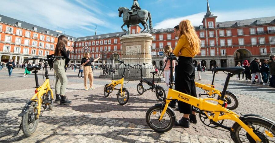 Madrid: Highlights & Parks with Electric Bike Private Tour - Madrid Río, Toledo Bridge, and Segovia Bridge