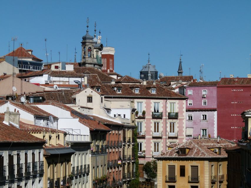 Madrid Historical Centre & Old Town Walking Tour in French - Why the $33 price can be good value