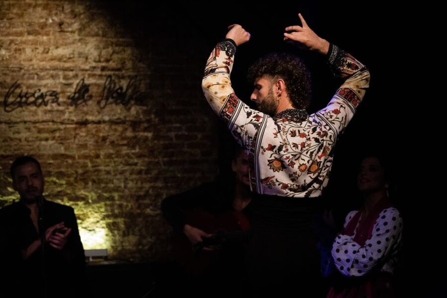 Madrid: La Cueva de Lola Flamenco Show Tickets with Drink - Is $38 a fair price?