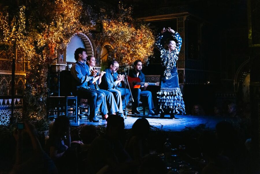 Madrid: Live Flamenco Show with Food and Drinks Options - A room inspired by Granada’s Alhambra