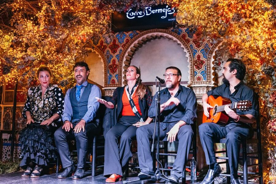 Madrid: Live Flamenco Show with Food and Drinks Options - What the food timing means for your evening