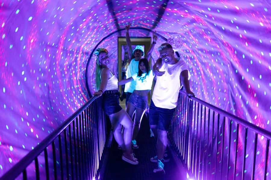 Madrid: Museum of Illusions Ticket - The moving tunnel and rotating drum footbridge