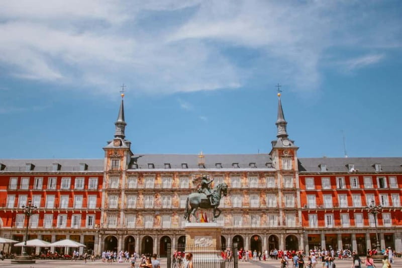 Madrid: Old Town, Poets District, and Royal Palace Tour - Teatro Español and Plaza de Santa Ana
