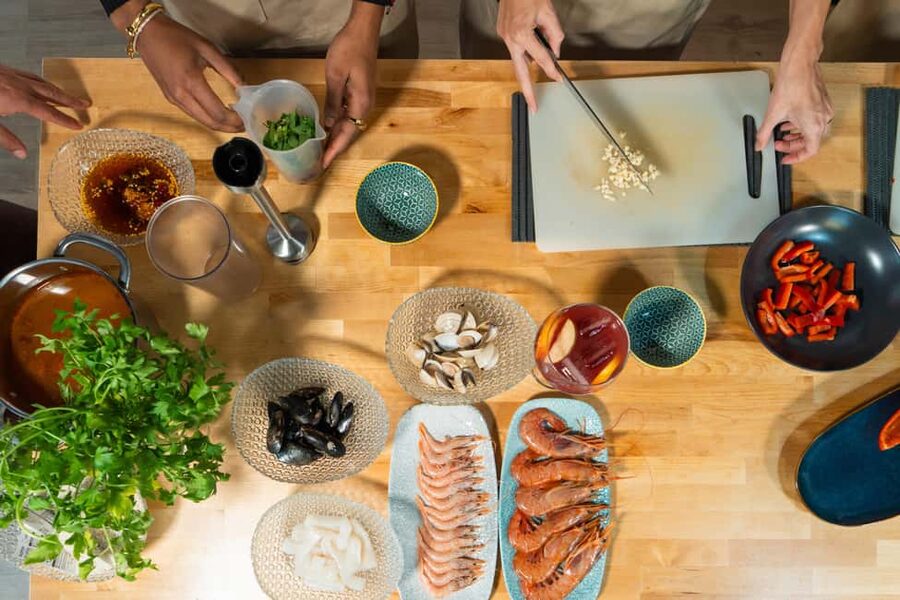 Madrid: Paella and Sangria Workshop with Tapas - Tapas while the paella cooks