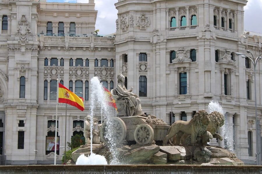 Madrid: Panoramic Open-Top Bus Day or Night Tour with Guide - Atocha Station and the return to Goya