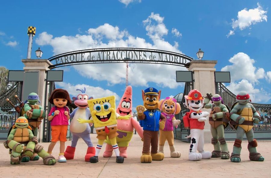 Madrid: Parque de Atracciones de Madrid Entry Ticket - Shows and seasonal events add variety