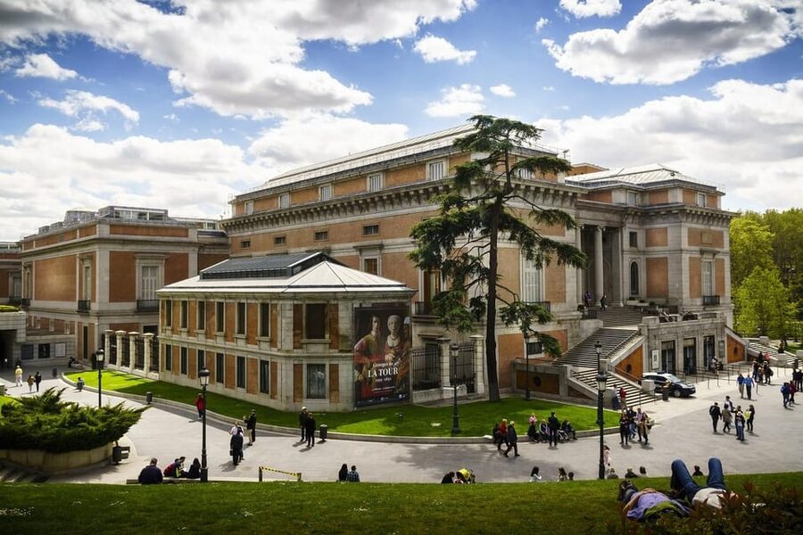 Madrid: Prado Museum Guided Tour with Skip-the-Line Ticket - Entering the Prado with a prepaid ticket