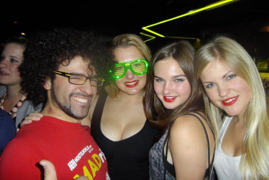 Madrid: Pub Crawl Madrid Running since 2005 Bar Exploration - Finishing at a Madrid club