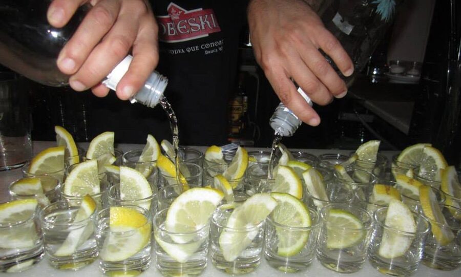 Madrid: Pub Crawl Madrid Running since 2005 Bar Exploration - Who should book this night out?