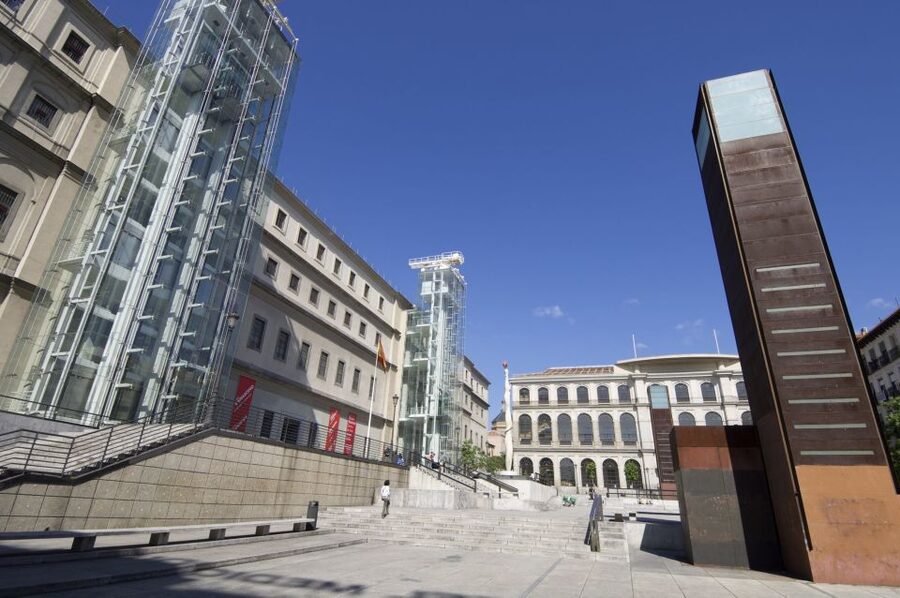 Madrid: Reina Sofía Museum Guided Tour - Guide quality and group experience