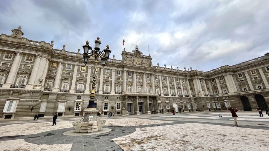 Madrid: Royal Palace Entry Ticket and Small Group Tour - Key points to know before booking