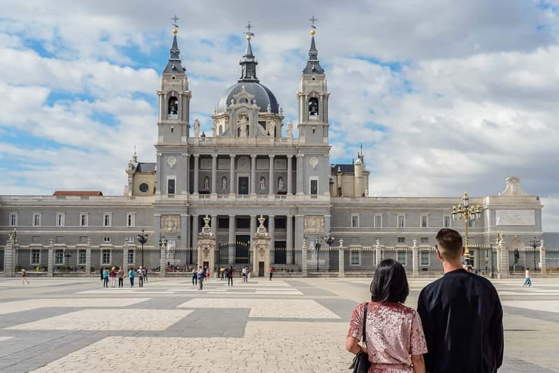 Madrid: Royal Palace Expert Guided Tour with Skip-the-Line - Meeting at Ópera and crossing Plaza de Oriente