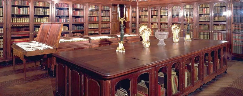 Madrid: Royal Palace Expert Guided Tour with Skip-the-Line - The Private Royal Apartments and daily palace life