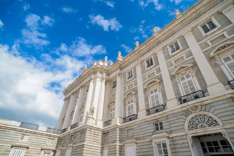 Madrid: Royal Palace Expert Guided Tour with Skip-the-Line - Goya, Giordano, and the palace artwork