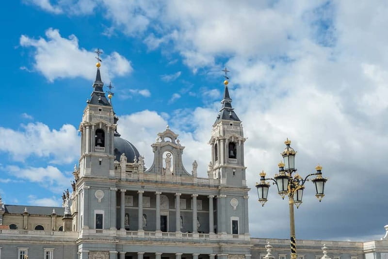 Madrid: Royal Palace Expert Guided Tour with Skip-the-Line - The Royal Gardens after the guided tour