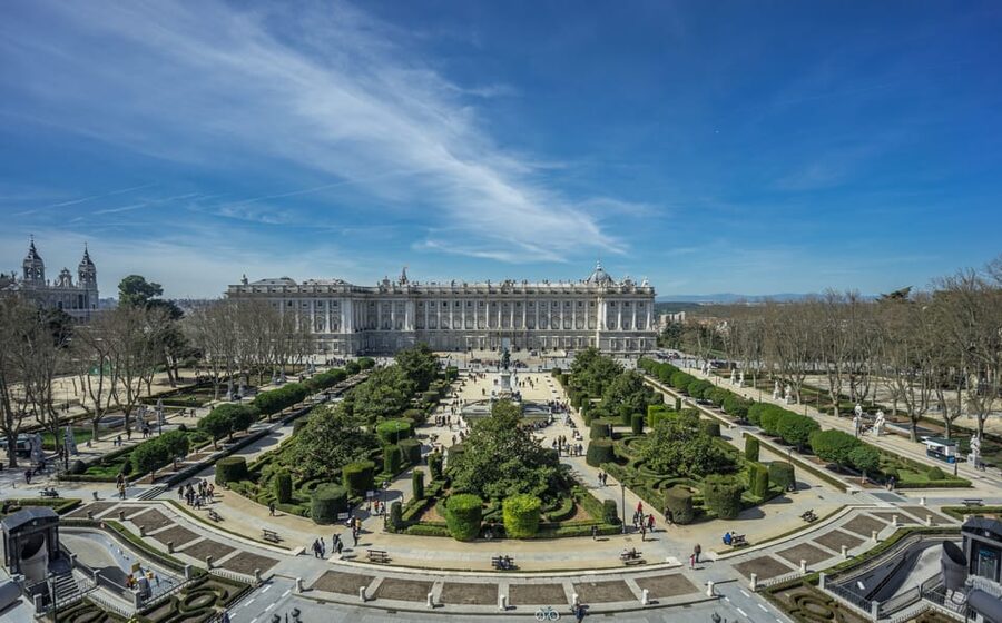 Madrid: Royal Palace Guided Tour with Skip-the-Line Entry - The Official Rooms: Ceremony in Full Costume
