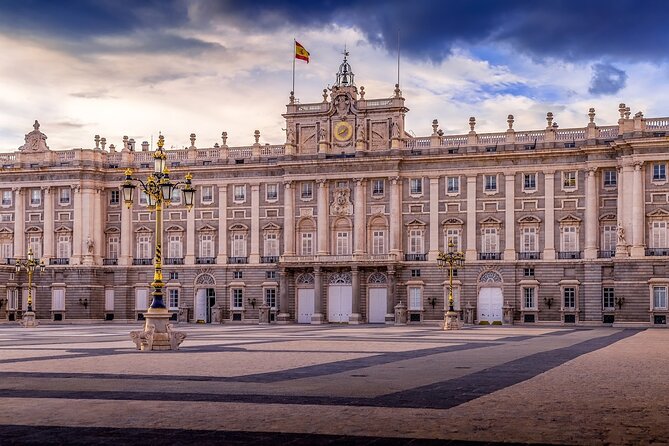 Madrid: Royal Palace Guided Tour with Skip the Line Ticket - Key points before you book