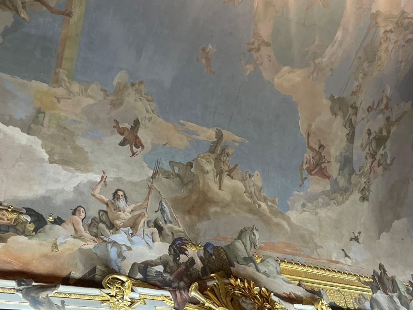Madrid: Royal Palace tour - semi private or private - Reading the palace through changing tastes