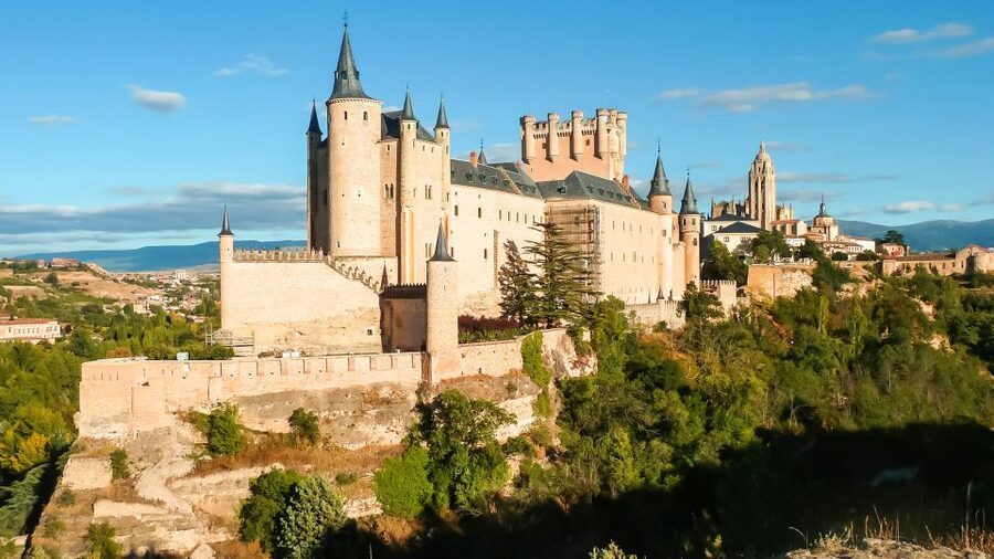 Madrid: Segovia and Toledo Tour, Alcazar, and Cathedral - Entering the Alcázar of Segovia