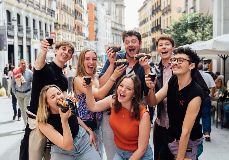 Madrid: Tapas Food Tour with Drinks and Food - Starting in La Latina at Plaza de los Carros
