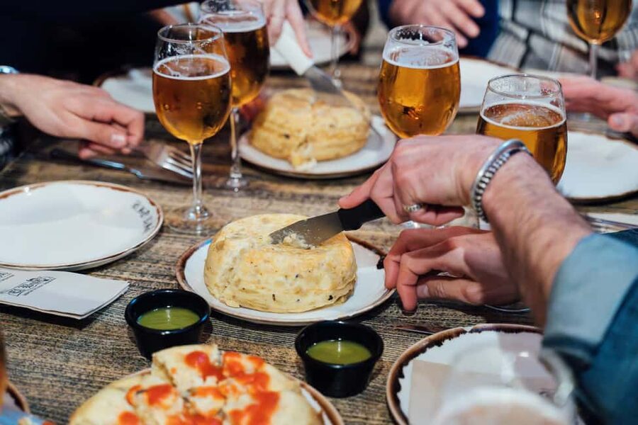 Madrid: Tapas Food Tour with Drinks and Food - Four stops, four chances to taste Madrid