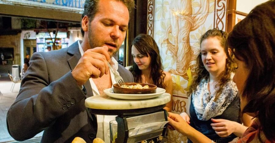 Madrid: Tapas & Wine Tasting Tour with Local Guide - Key points at a glance