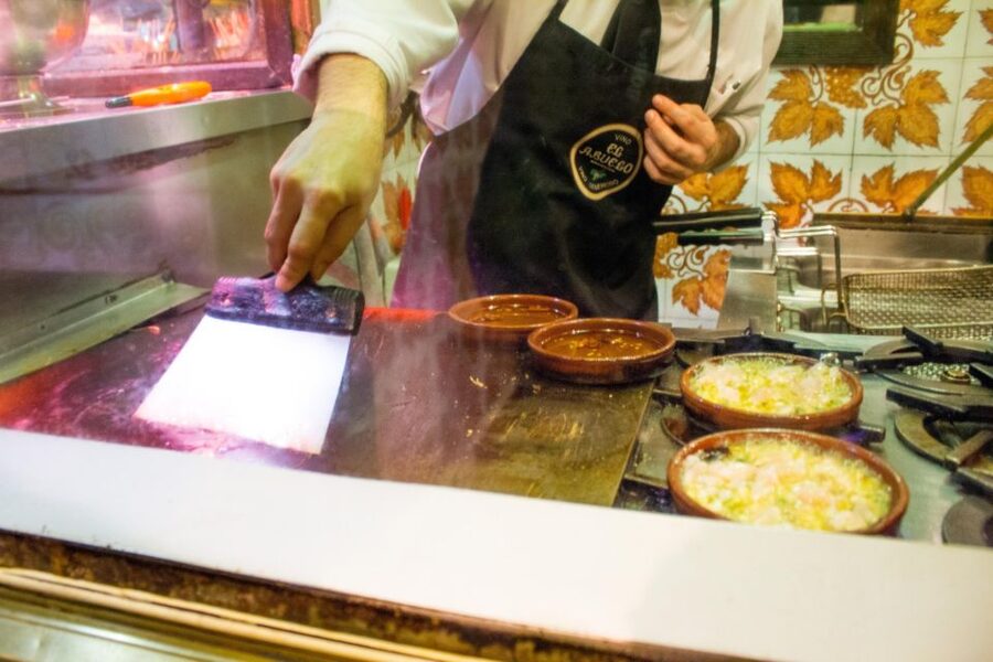 Madrid: Tapas & Wine Tasting Tour with Local Guide - The final stop in Madrid de los Austrias