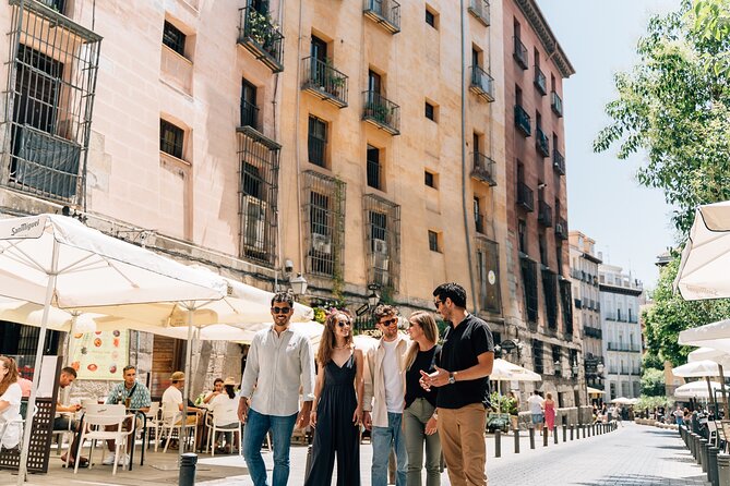 Madrid Tapas & Wine Tour with Rooftop Views and Local Guide - What the drinks add to the price