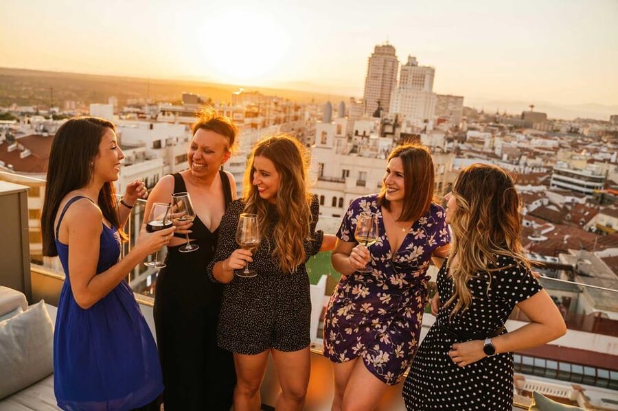 Madrid: Tasty Tapas Tour & Visit to a Terrace with Views - The rooftop finish above Gran Vía