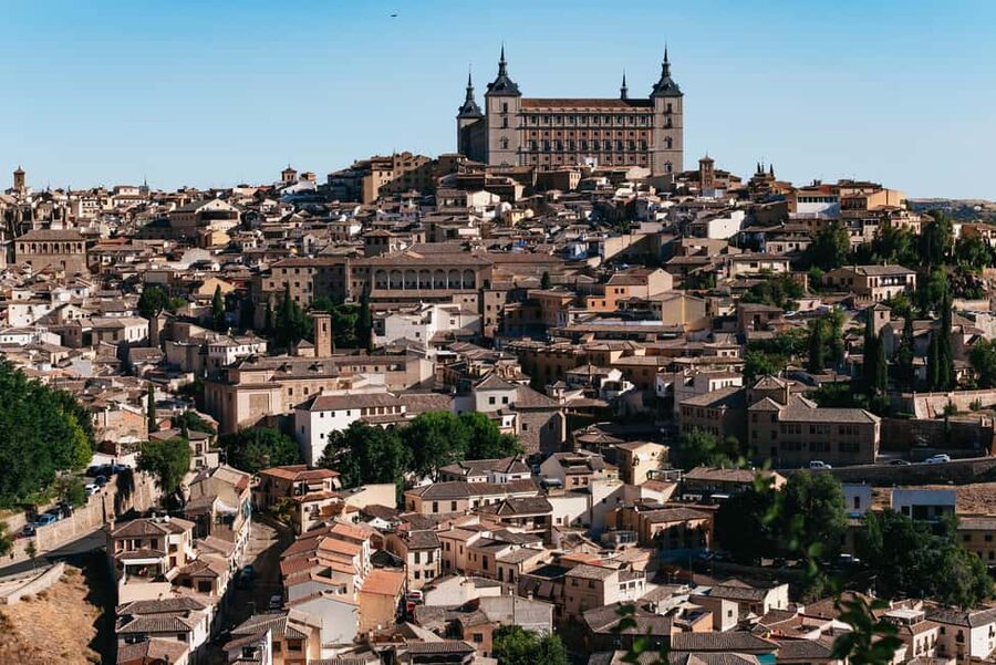 Madrid: Toledo & Segovia Full Day Guided Tour with Alcázar - Free time in Segovia