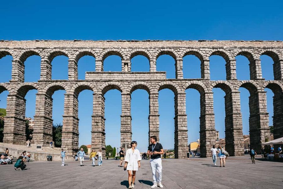 Madrid: Toledo & Segovia Full Day Guided Tour with Alcázar - The long transfer to Segovia