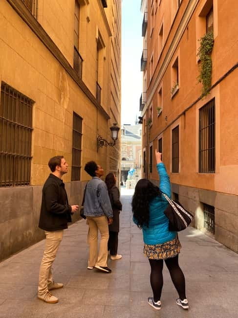 Madrid: Welcome to Madrid Guided Walking Tour - Plaza Mayor and the public life of old Madrid