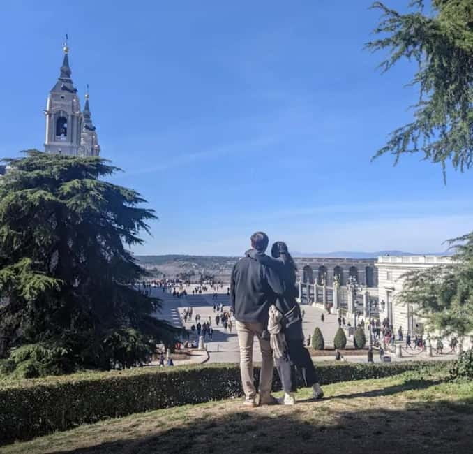 Madrid: Welcome to Madrid Guided Walking Tour - A central finish near Madrid’s royal quarter