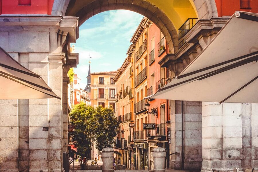 Madrid: Welcome to Madrid Guided Walking Tour in English - The Royal Palace and Almudena Cathedral