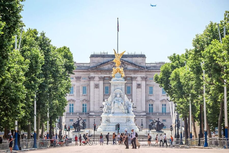 Madrid: Welcome to Madrid Guided Walking Tour in English - Gran Vía and the making of modern Madrid