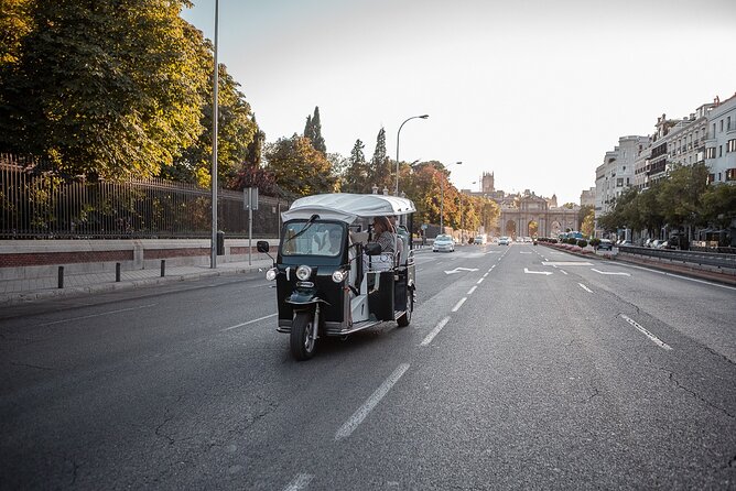 Madrid Welcome Tour with Local Guide in Eco Tuk Tuk Private - The Prado and the Jerónimos quarter