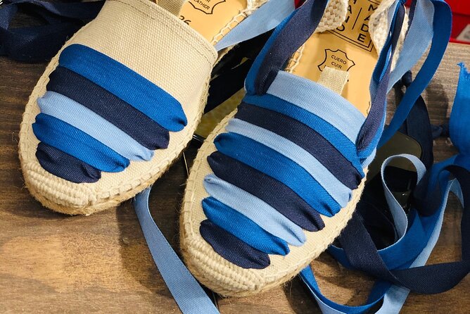 Make Authentic Espadrilles in Barcelona - Choosing colors, sizes, and styles