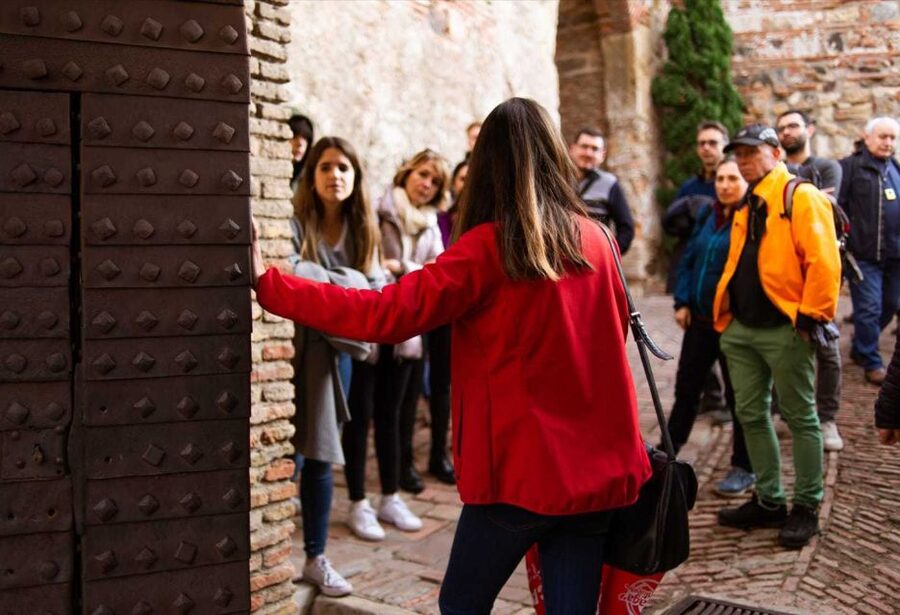 Málaga: Alcazaba and Roman Theatre Guided Tour With Entry - Key points to know before booking