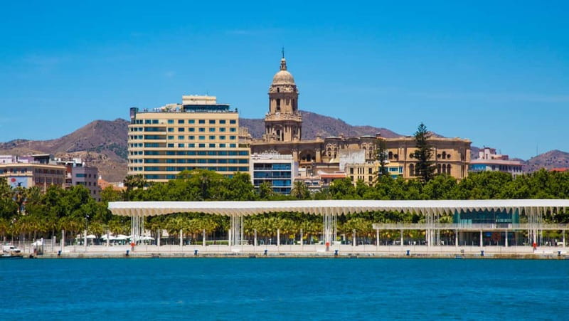 Malaga: Castle Hill and Fisherman Village E-Bike Tour - The climb to Gibralfaro Castle