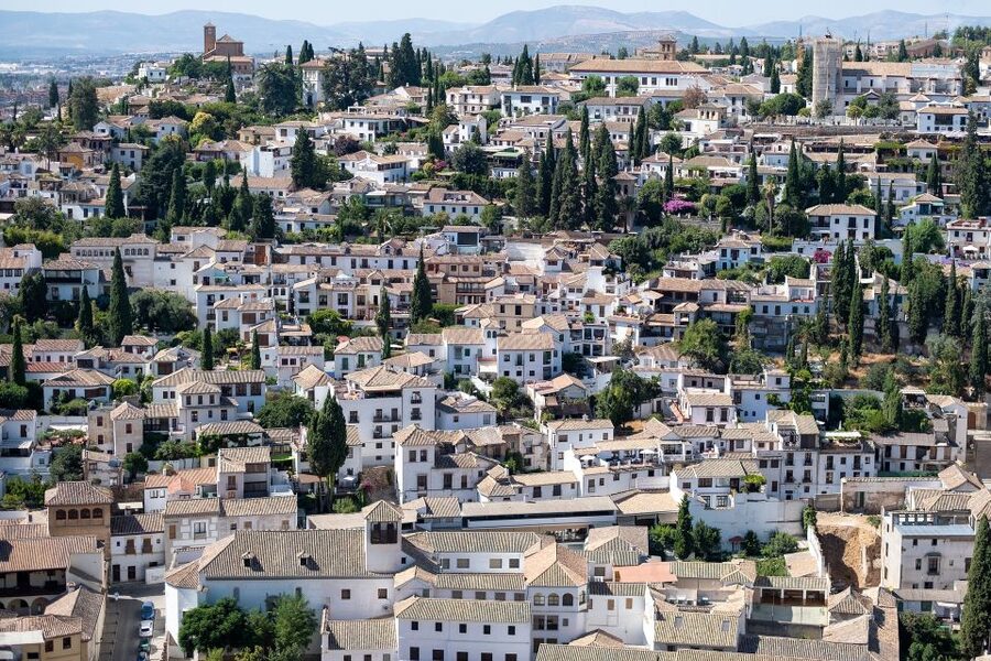 Malaga: Granada Day Trip with Alhambra, Palaces and Gardens - Key points to know before booking