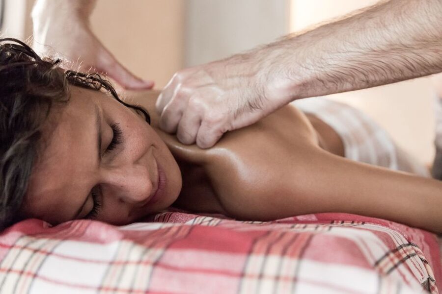 Malaga: Hammam Al Ándalus Entry Ticket with Massage - Why the quiet rule improves the visit