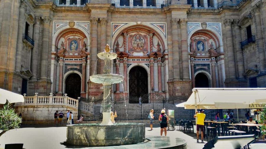 Málaga: Historic Center Tour with Local Guide - What $23 gets you