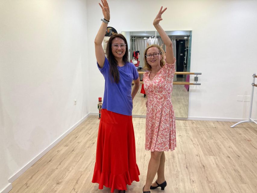 Málaga: Learn to dance flamenco rumba in 45 minutes - Key points at a glance