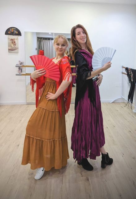 Málaga: Learn to dance flamenco rumba in 45 minutes - What this Málaga flamenco class really offers