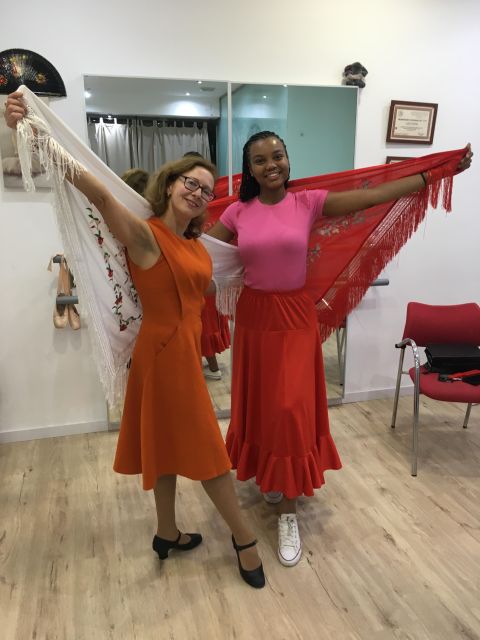Málaga: Learn to dance flamenco rumba in 45 minutes - Cost, discounts, and what you receive