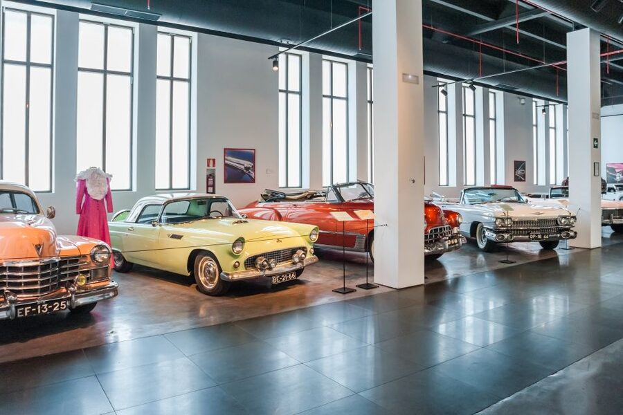 Málaga: Museo del Automóvil y la Moda Ticket - The first displays: early cars and the changing idea of travel
