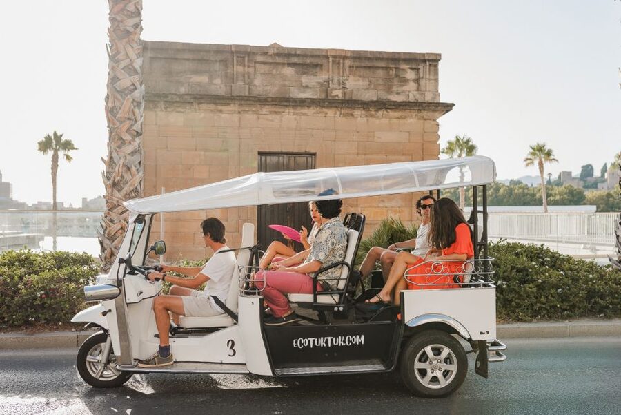 Malaga: Private City Tour by Eco Tuk Tuk - Comfort, space, and the limits of the vehicle