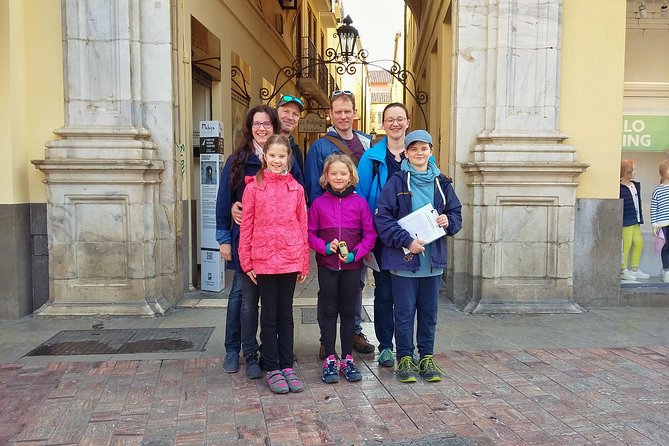 Málaga: Private Sightseeing Treasure Hunt - From the main square to Picasso’s Málaga