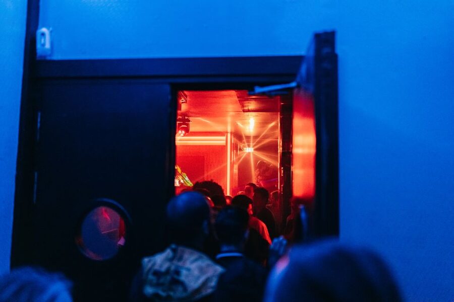 Malaga: Pubs and Clubs Crawl - Clothing, bags, and entry rules